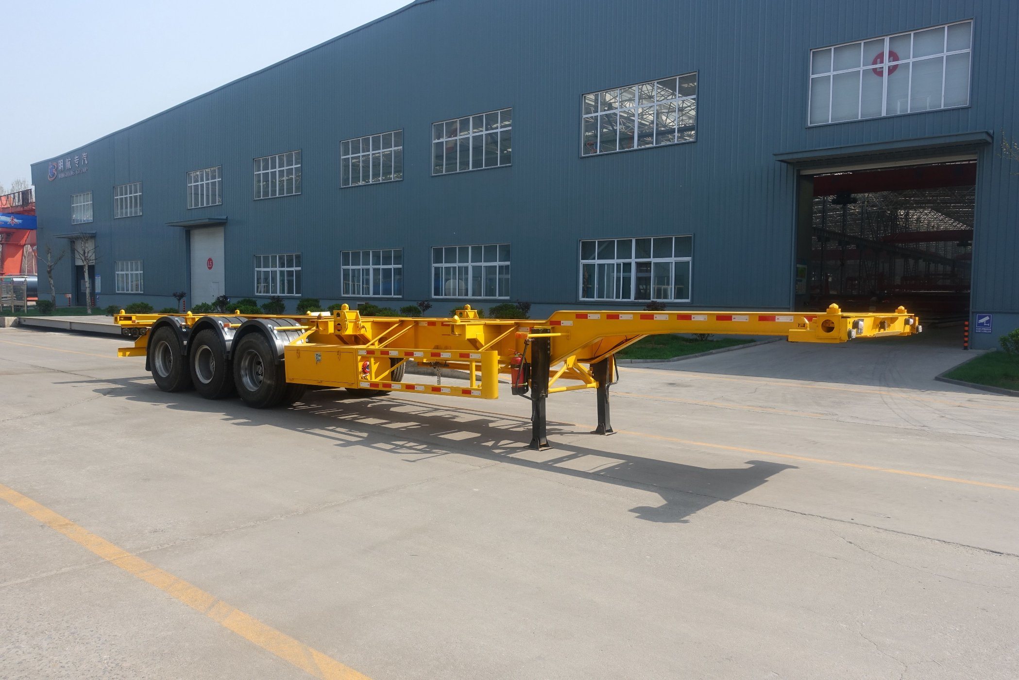40FT 3 Axle Customized Heavy Duty Container Chassis Skeleton Semi Trailer