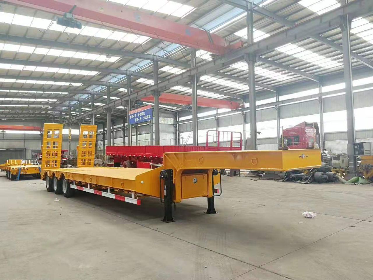 Lowbed Semi Trailer Lowboy Lowloader with 45-60 Tons Capacity