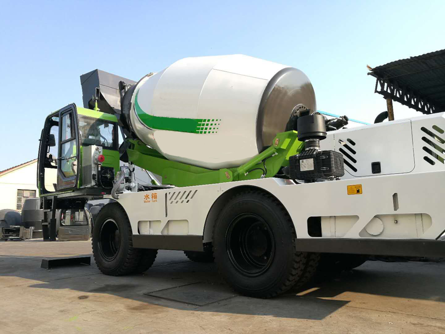 6.5 M³ Self-Loading Mixer Truck