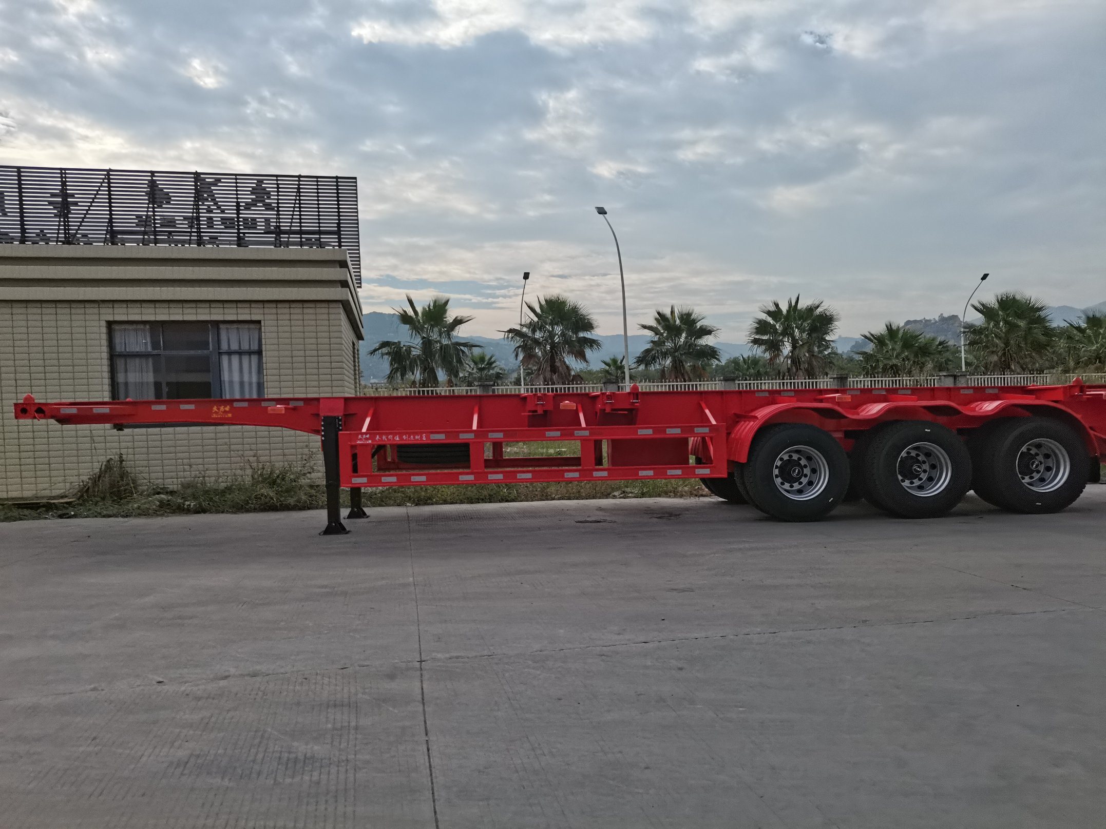 Hot-Selling Product Three Axles 45FT Skeleton Container Semi Trailer