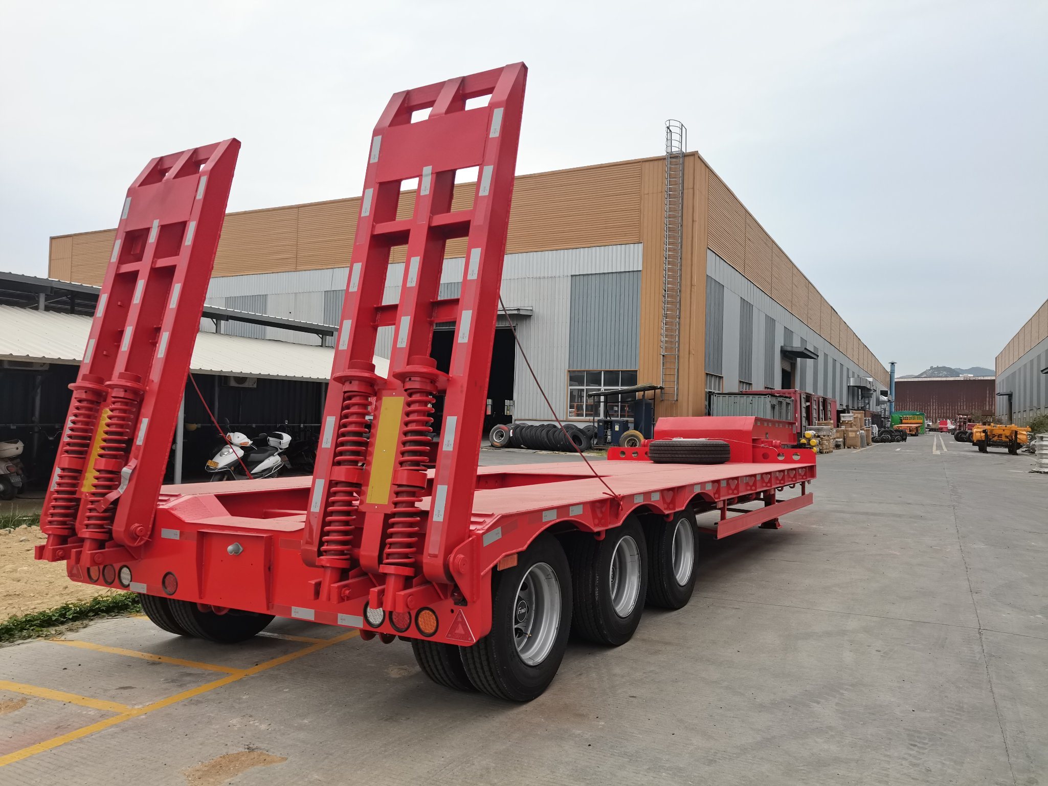 3axles Lowboy Low Bed Lowbed Truck Semi Trailer