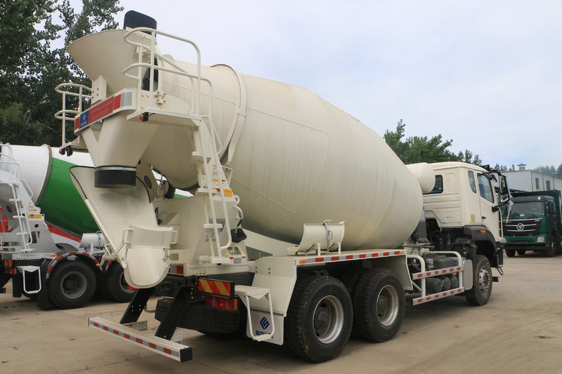 Sinotruk N7 Concrete Mixer Truck with 10cbm Capacity