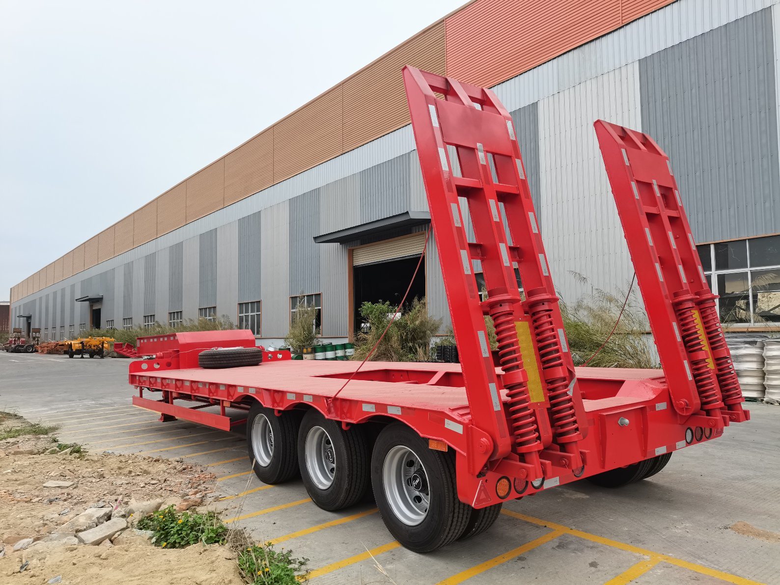 3axles Lowboy Low Bed Lowbed Truck Semi Trailer