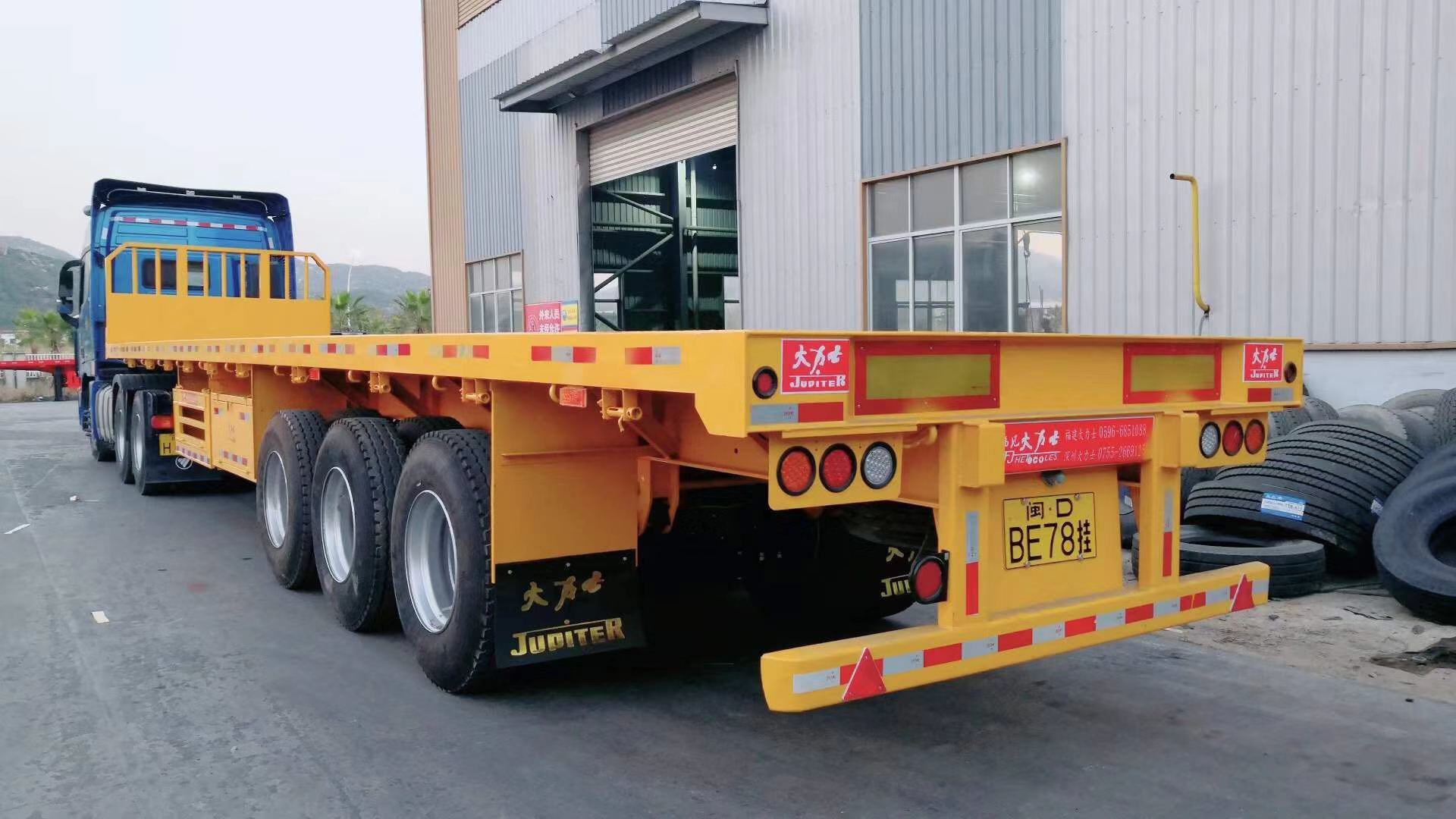 Manufacturer 3 Axles 20FT 40FT Container Flatbed Semi Trailer